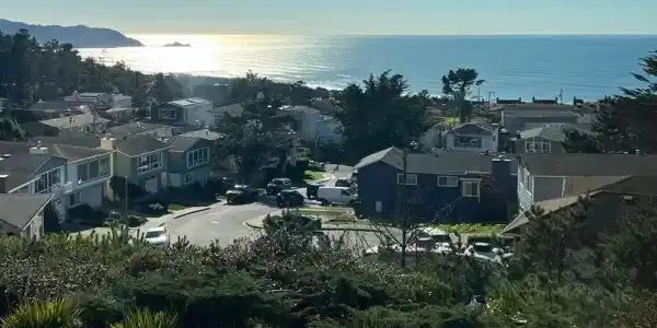 627 Hickey Blvd