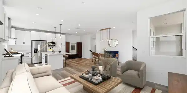 2702 Via Avella