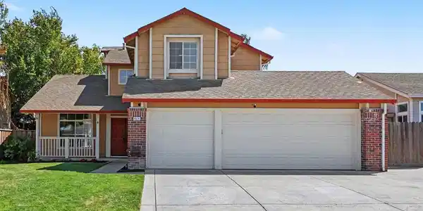4674 La Vista Dr