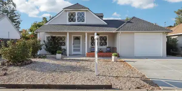 1467 Cape Cod Way