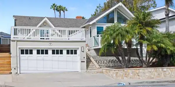208 W Avenida De Los Lobos Marinos