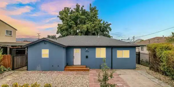 10060 Bernhardt Dr