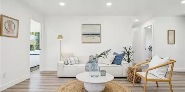 811 W Oliver