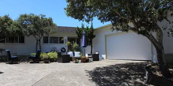 15480 Oak Hills Drive