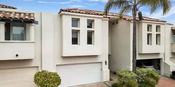 6435 Zumirez Drive