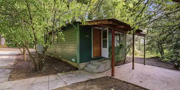 12450 Skyline Blvd