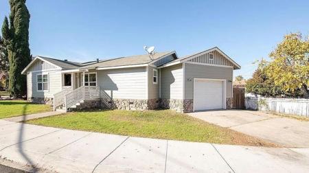 6 Linscheid Drive