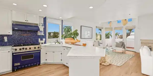 5437 La Jolla Blvd