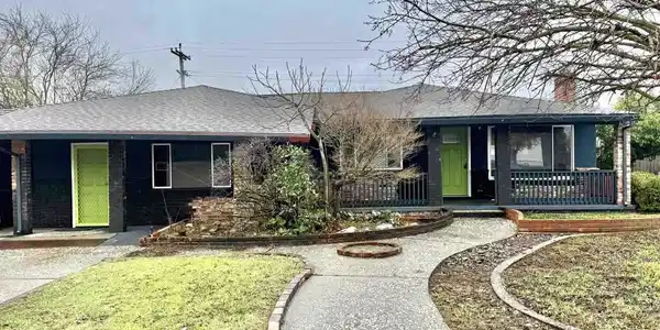 949 Flores Way