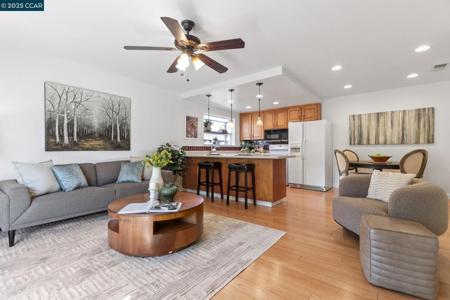 1602 Rolling Hill Way