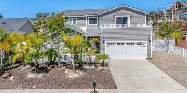 1909 Arroyo Avenue