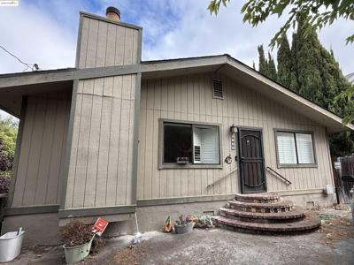 1118 Bush Avenue