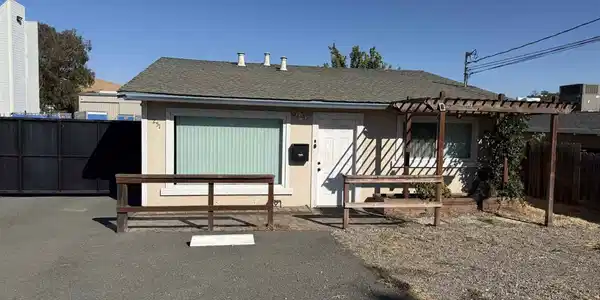 251 Arthur Rd