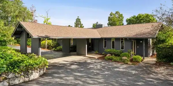25845 Springhill Drive