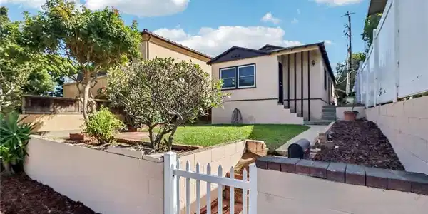 532 Rosecrans Avenue