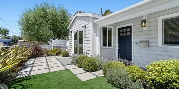 1430 Bonnie Brae