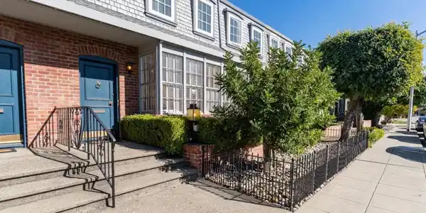 523 Maple Street