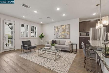 2737 5th Street