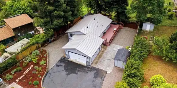 769 Calabasas Road