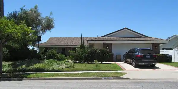 2801 Carob