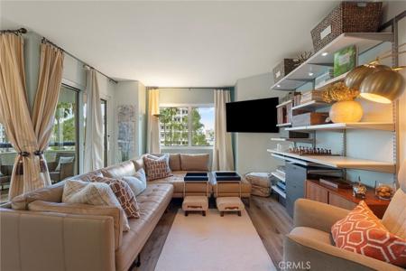 525 Seaside Way