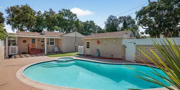 2418 Lexington Drive
