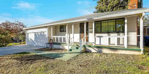 266 Gloria St
