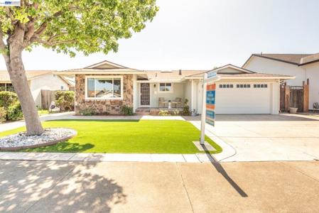 32432 Deborah Dr