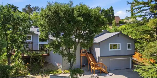141 Donaleen Ct