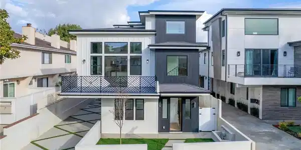 110 S Irena Avenue