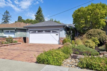 1325 Cordilleras Avenue