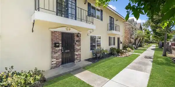 3342 Bradbury