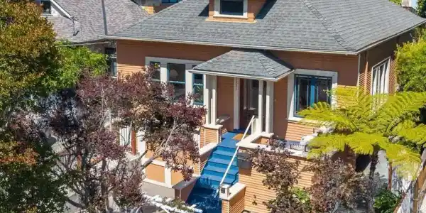 2221 Roosevelt