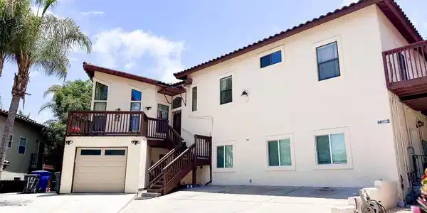14 Las Flores Drive