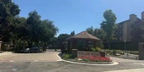 2500 E Willow