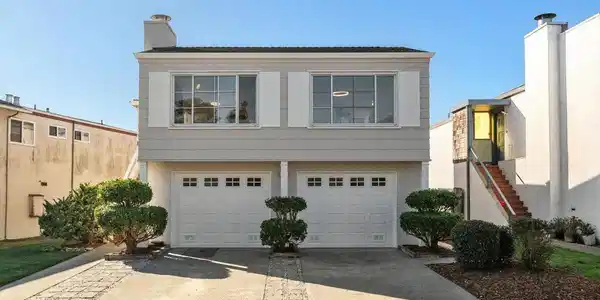 15 Eastridge Circle