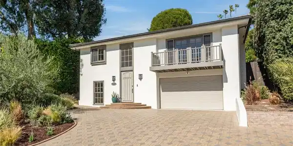 2412 Via Carrillo