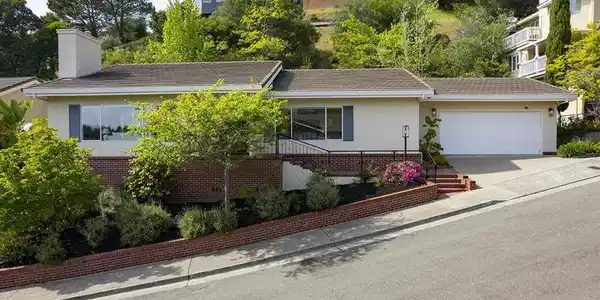6109 Fairlane Dr