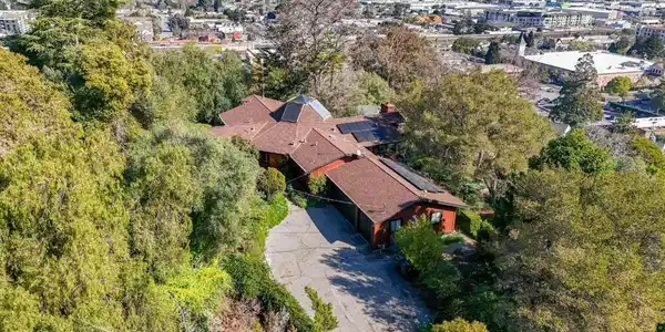 917 Holly Road