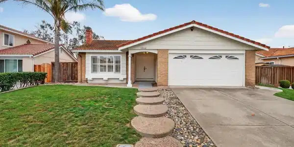 5060 Anaheim Loop
