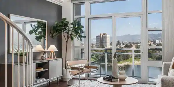 1 Lakeside Dr