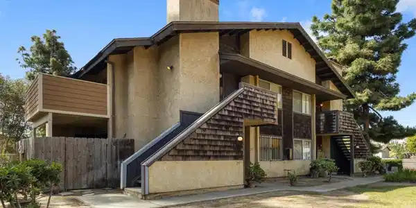 625 R Avenue