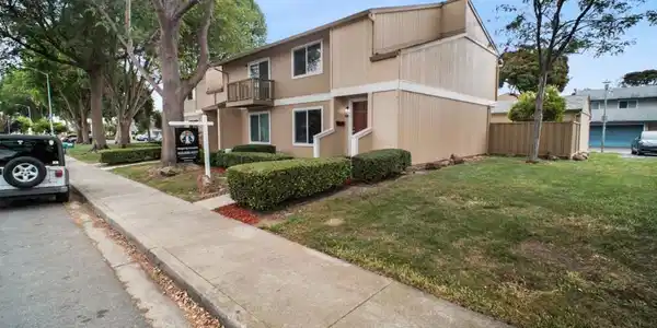 4270 Comet Circle
