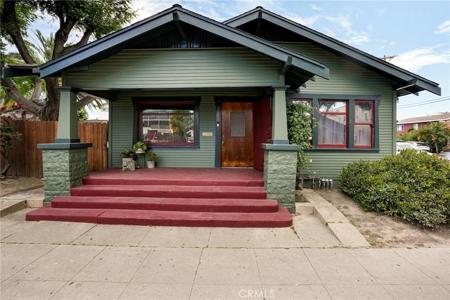 733 Walnut