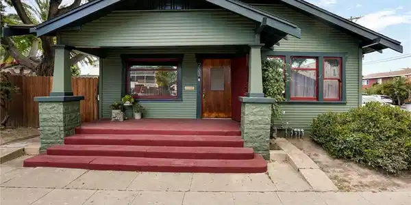 733 Walnut