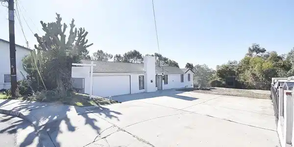 2760 GWYNNE AVENUE