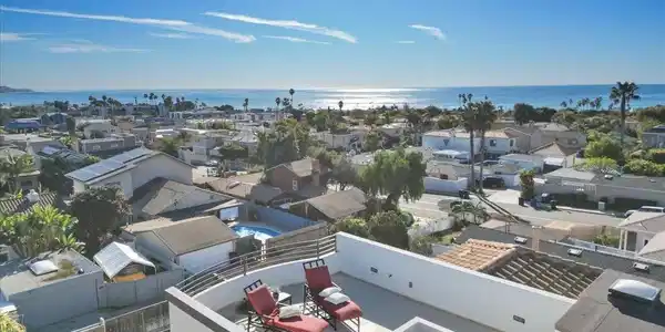 819 Van Nuys St