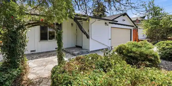 2337 Bentley Ct