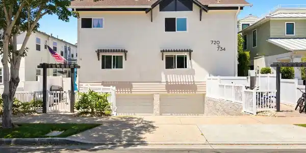 730 E Avenue
