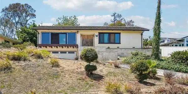 4228 Via Valmonte